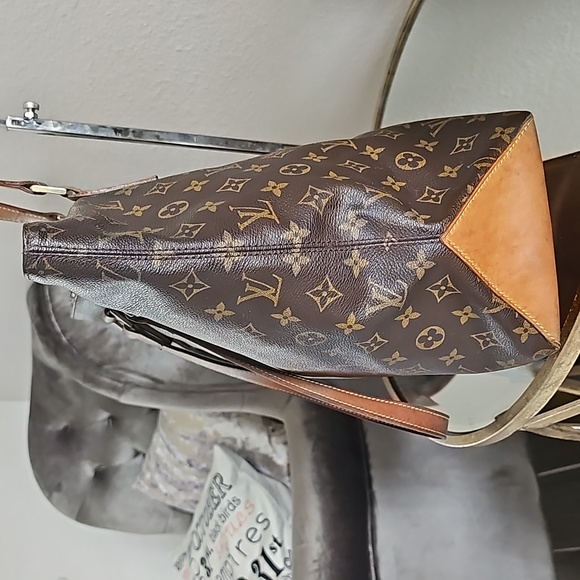 Authentic Louis Vuitton Cabas Mezzo (pre-owned) - Picture 10 of 17